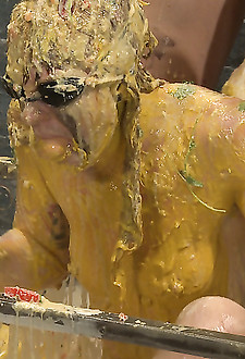 Sploshing: Sexy Sensation with Food for Play and Pain