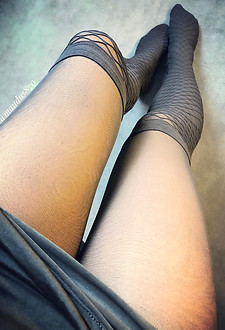 French amateur legs in nylons #029