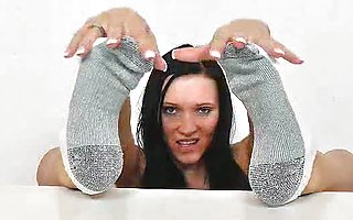 Czech hotie Ema Black oils her sexy foot