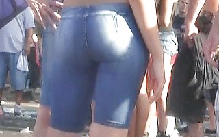 With this nice video we are welcoming you to the real fest of incredible denim shorts